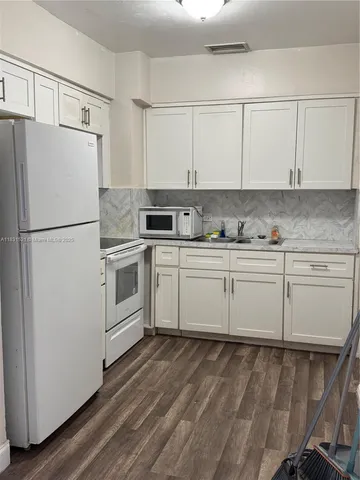 $3,200 | 1240 Northwest 86th Street, Miami, FL 33147