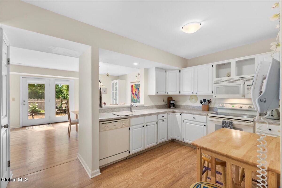 18 Quincy Road Bethlehem, NY 12077 - Photo 10 of 41 16-IMG_3013