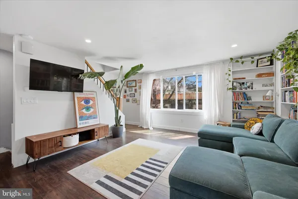 $4,750 | 125 East Moreland Avenue, Philadelphia, PA 19118