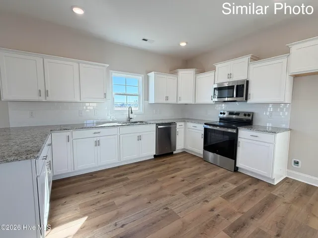 $369,900 | 750 Aria Lane, Hubert, NC 28539