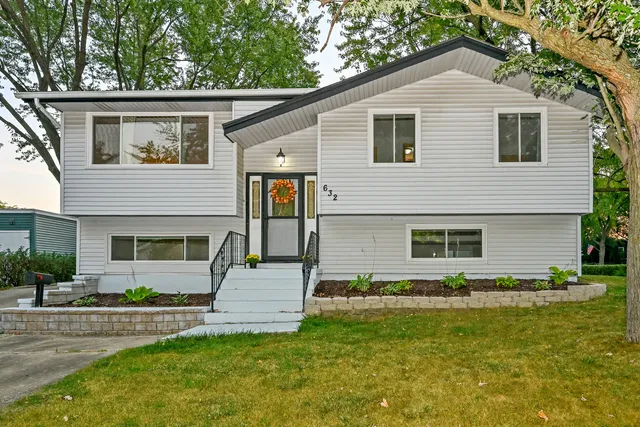 $400,000 | 632 Grace Lane, Schaumburg, IL 60193