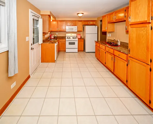 $400,000 | 632 Grace Lane, Schaumburg, IL 60193