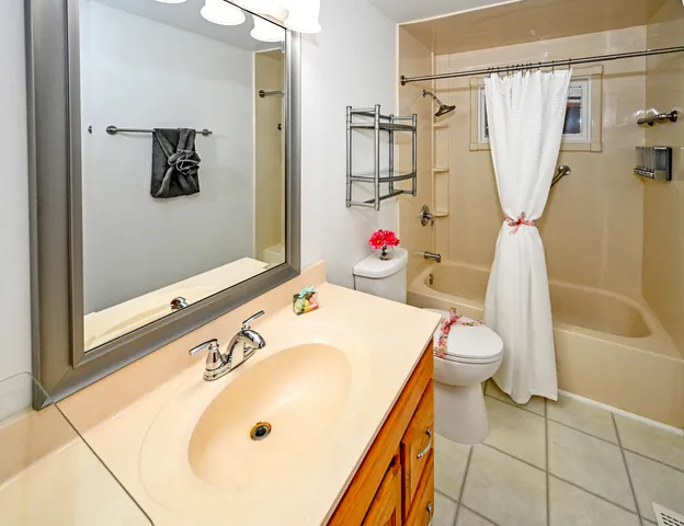 $400,000 | 632 Grace Lane, Schaumburg, IL 60193