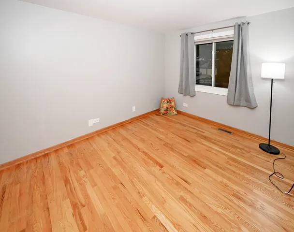 $400,000 | 632 Grace Lane, Schaumburg, IL 60193