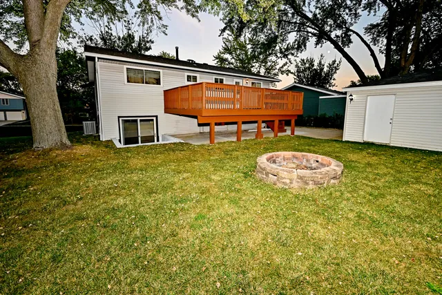 $400,000 | 632 Grace Lane, Schaumburg, IL 60193