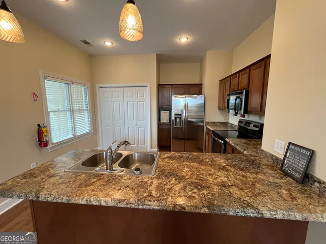 $1,550 | 55 East Main Street, Statesboro, GA 30458