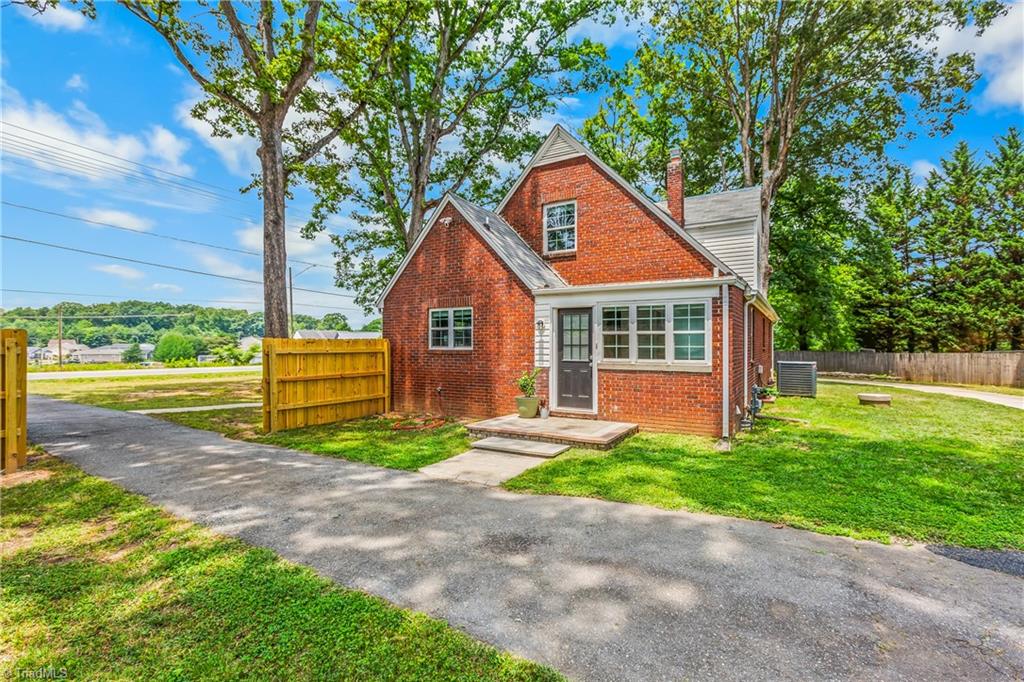 4511 Old Rural Hall Road Winston-Salem, NC 27105 - Photo 4 of 20