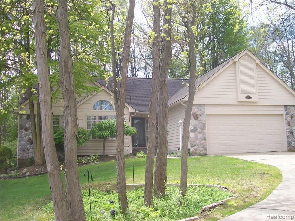 3423 Fairgrove Terrace Rochester Hills, MI 48309 - Photo 2 of 26