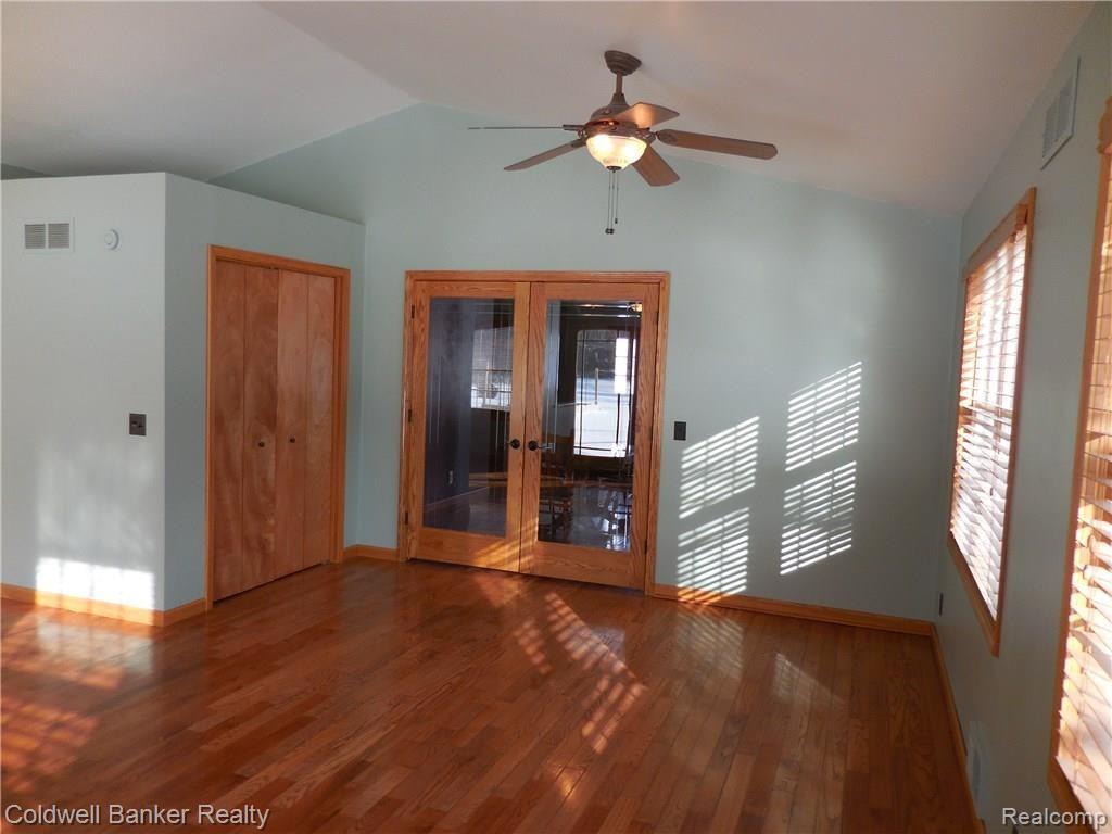 2929 Sunshine Road Highland, MI 48357 - Photo 16 of 24