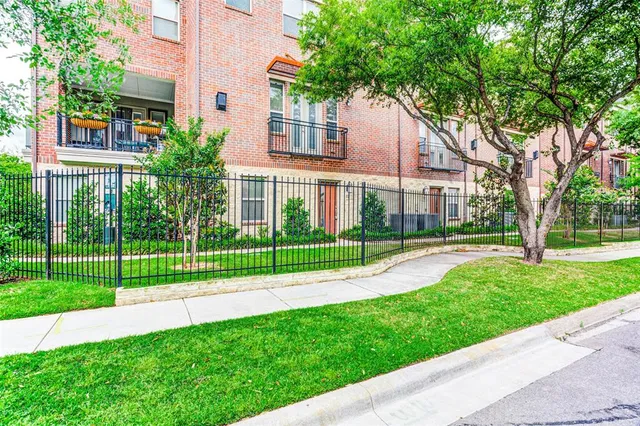 $3,495 | 4323 Dickason Avenue, Unit 14, Dallas, TX 75219