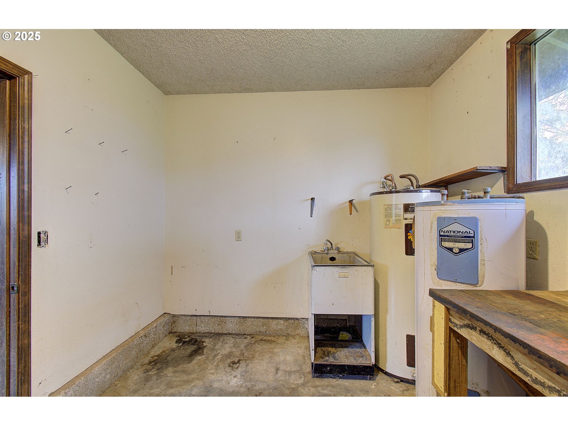 19409 Northeast Mattson Road Brush Prairie, WA 98606 - Photo 27 of 44 a utility room with dryer and washer