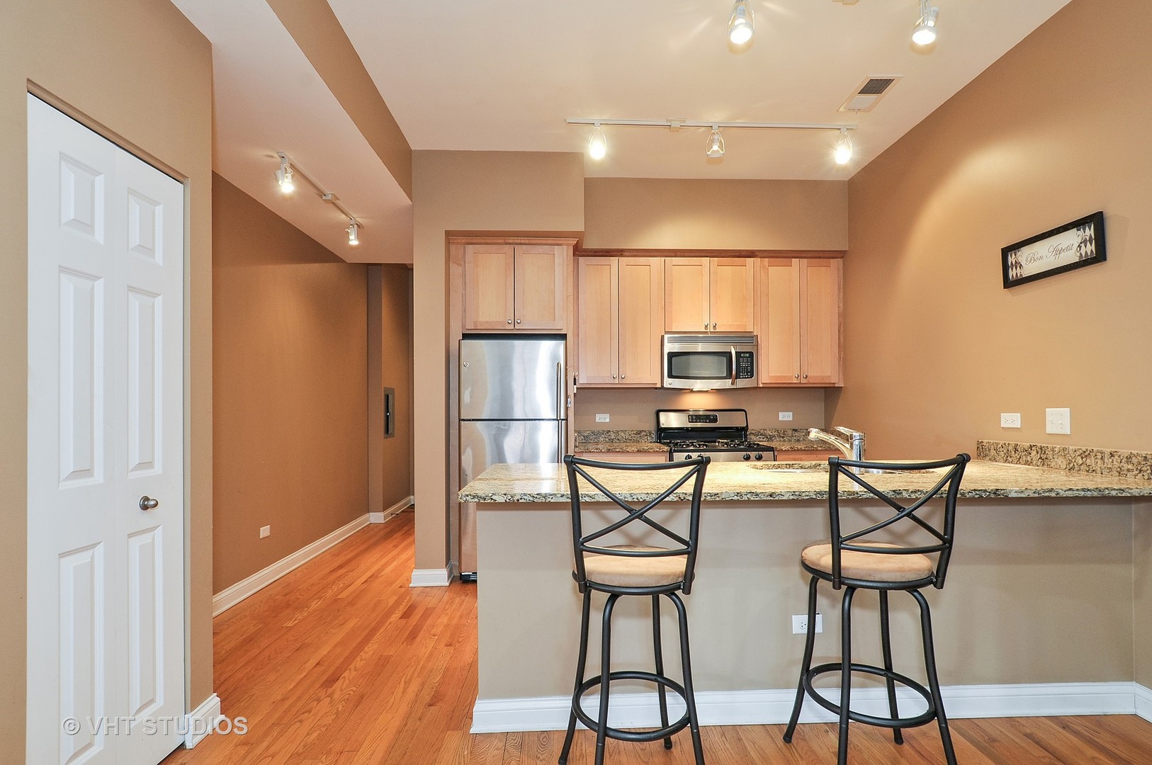 2035 South Indiana Avenue, Unit 504 Chicago, IL 60616 - Photo 3 of 10