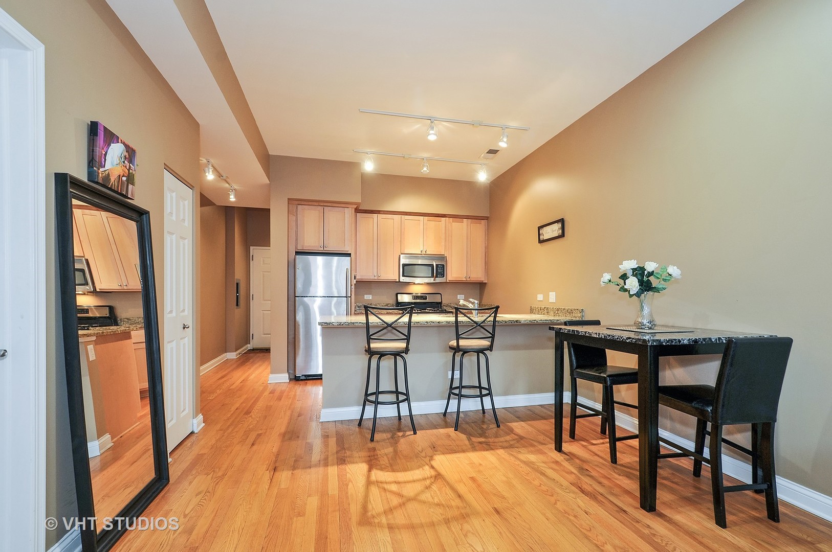 2035 South Indiana Avenue, Unit 504 Chicago, IL 60616 - Photo 4 of 10