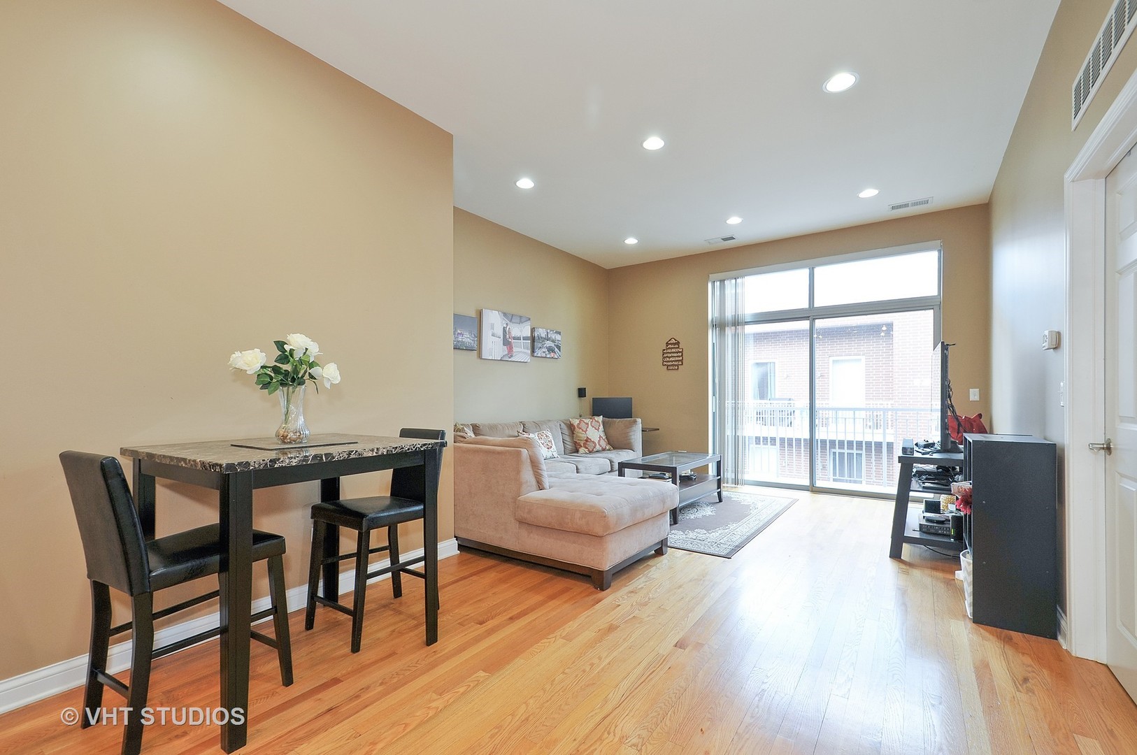 2035 South Indiana Avenue, Unit 504 Chicago, IL 60616 - Photo 6 of 10