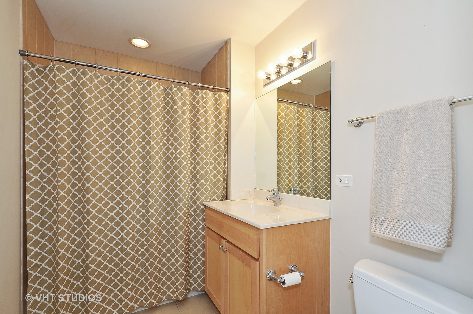 2035 South Indiana Avenue, Unit 504 Chicago, IL 60616 - Photo 9 of 10