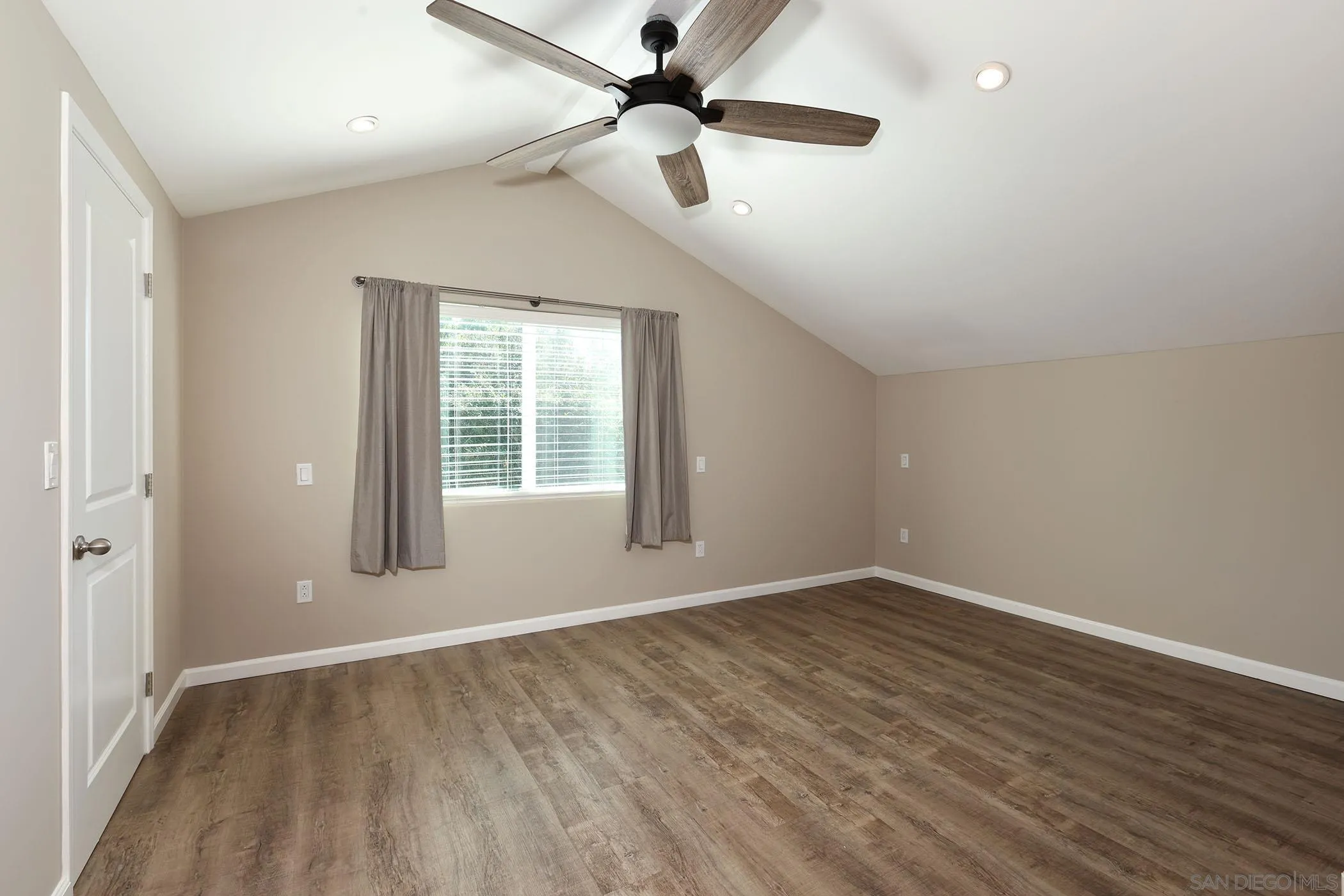 1687 Gecko Rd Vista Vista, CA 92083 - Photo 27 of 29