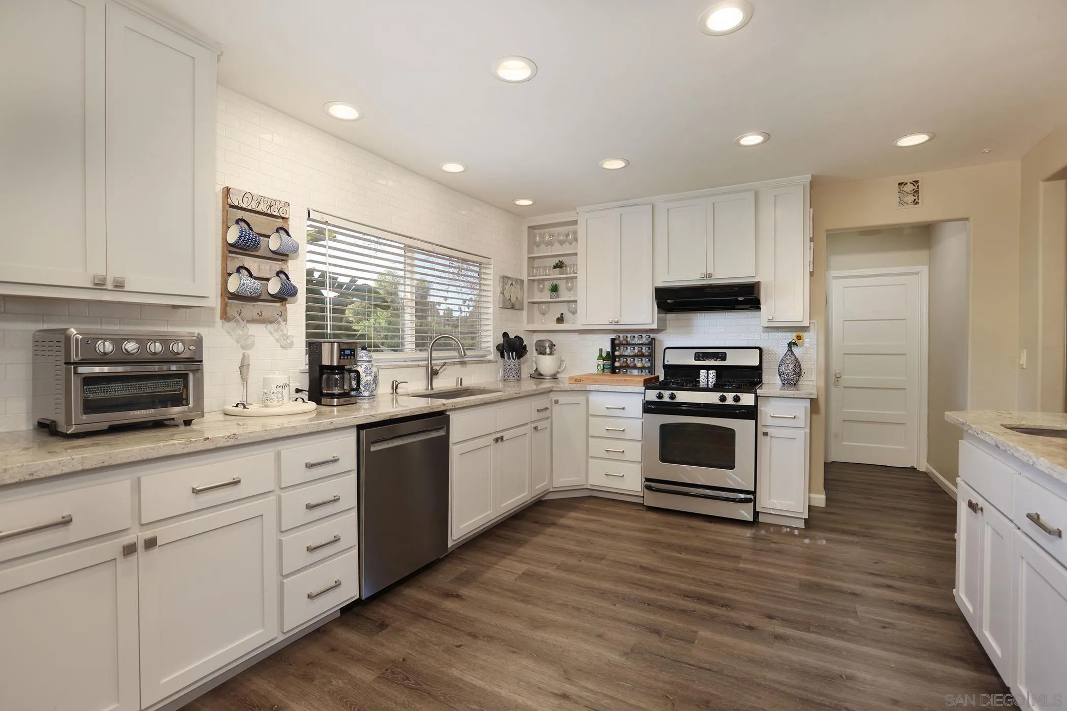 1687 Gecko Rd Vista Vista, CA 92083 - Photo 6 of 29