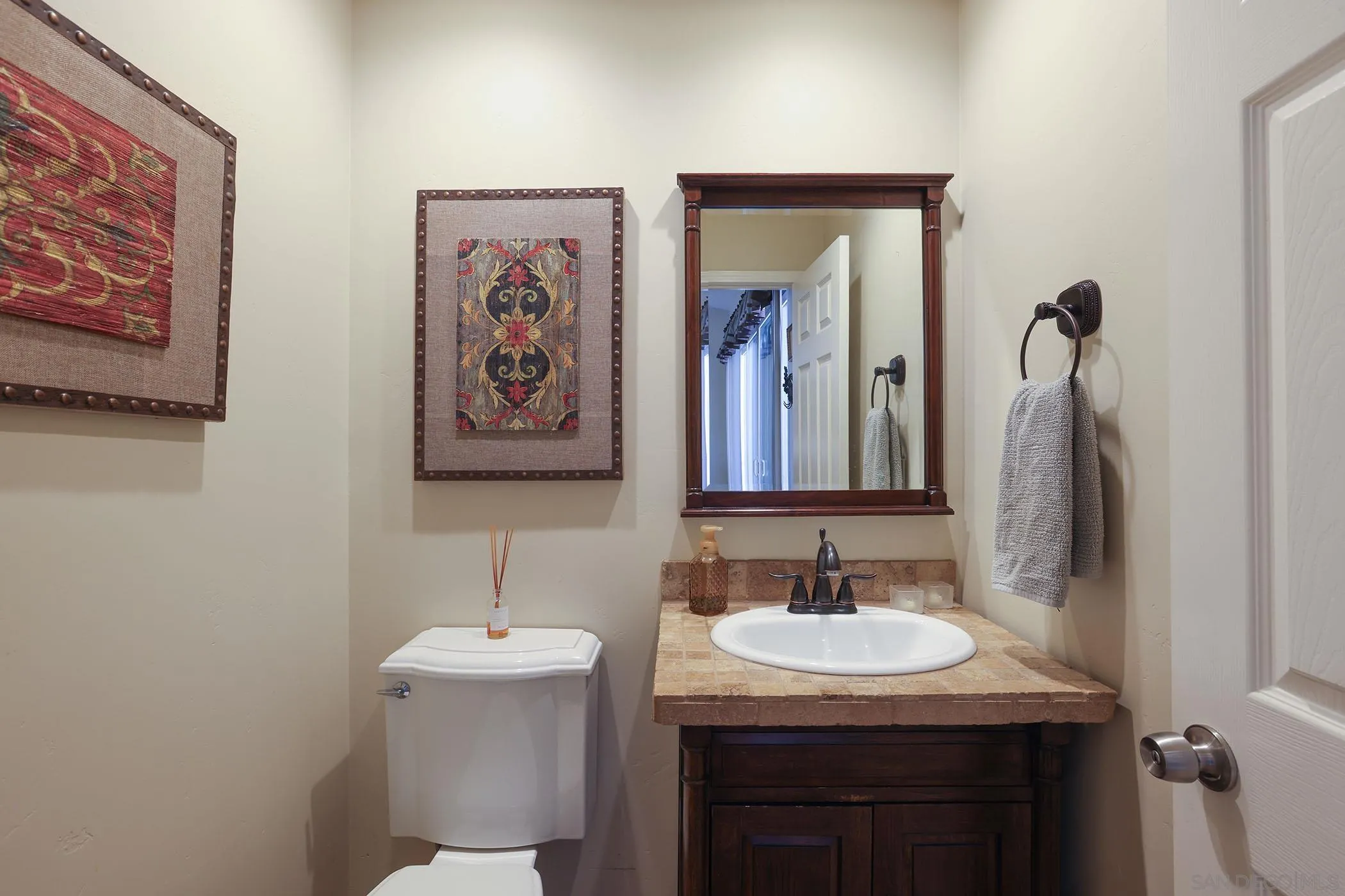 1687 Gecko Rd Vista Vista, CA 92083 - Photo 10 of 29