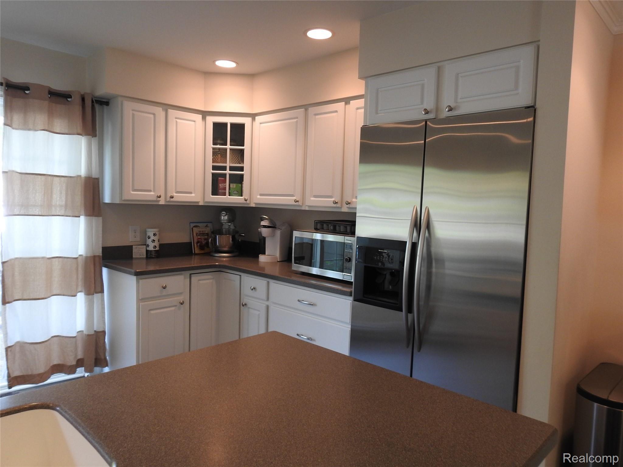 1297 Lamplighter Lane Rochester, MI 48306 - Photo 5 of 32 DSCN0395.JPG