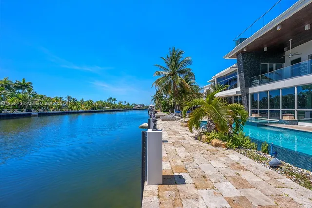 $9,475,000 | 300 Royal Plaza Drive, Fort Lauderdale, FL 33301
