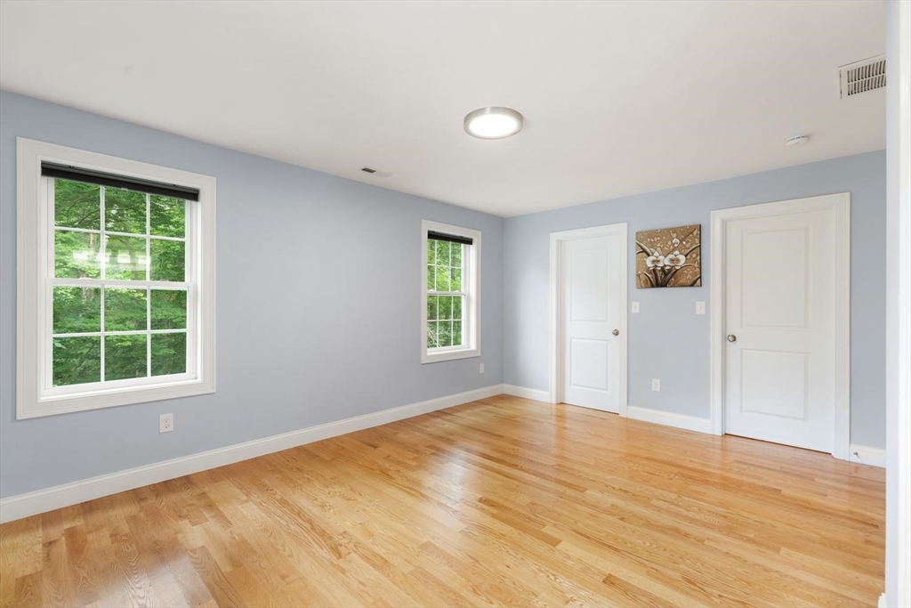 1295 Main Street Reading, MA 01867 - Photo 6 of 29