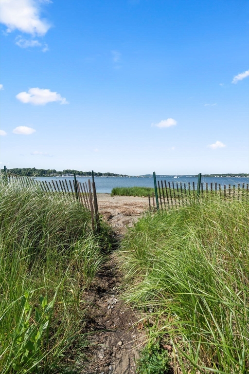42 Riverside Avenue Swansea, MA 02777 - Photo 19 of 23