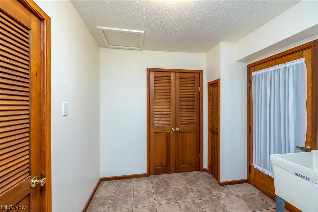 10005 Chardon Road Chardon, OH 44024 - Photo 16 of 34 Gallery Image 16