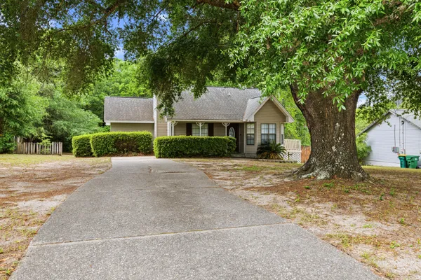 $200,000 | 207 Pinoak Court, Crestview, FL 32539