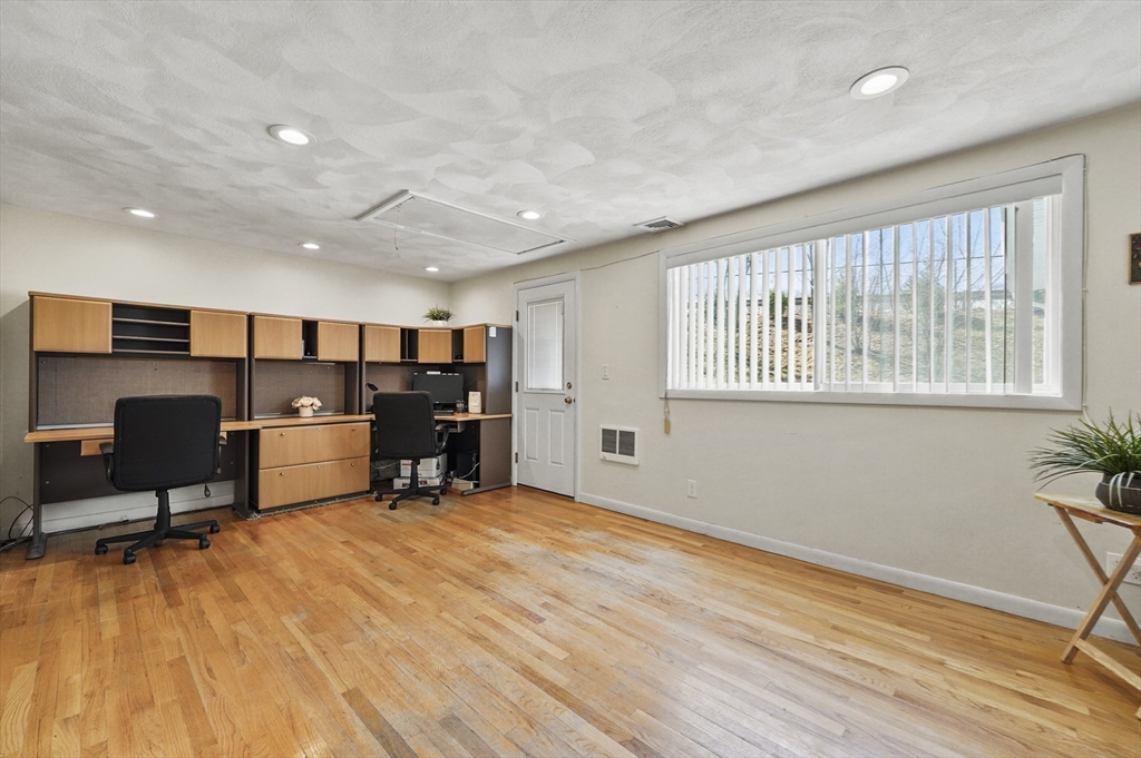 86 Hathaway Circle Arlington, MA 02476 - Photo 28 of 40