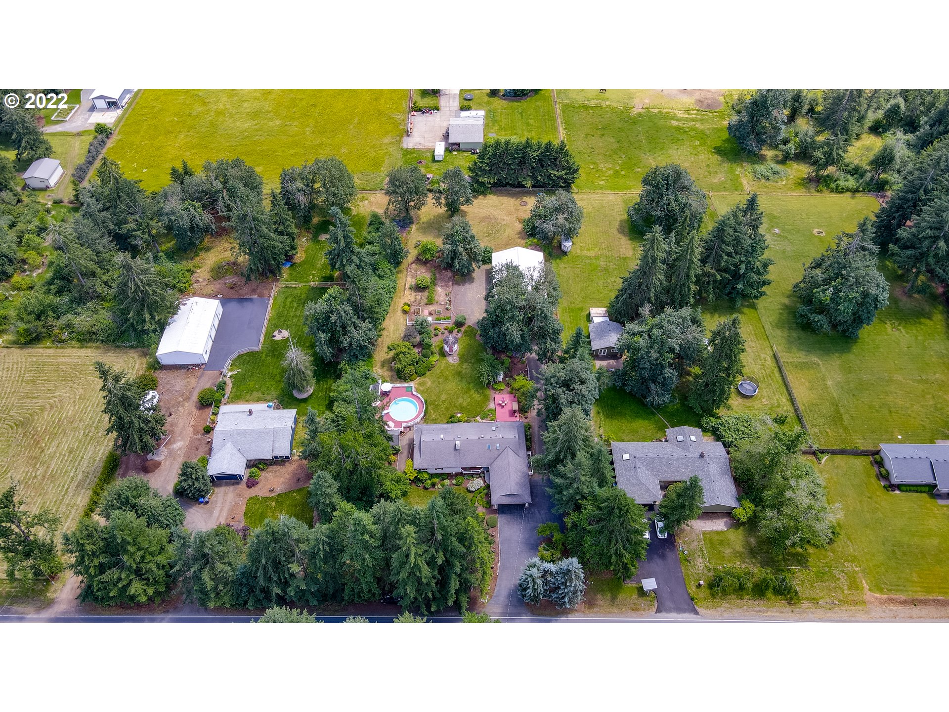 16340 South Henrici Road Oregon City, OR 97045 - Photo 27 of 28 Gallery Image 27