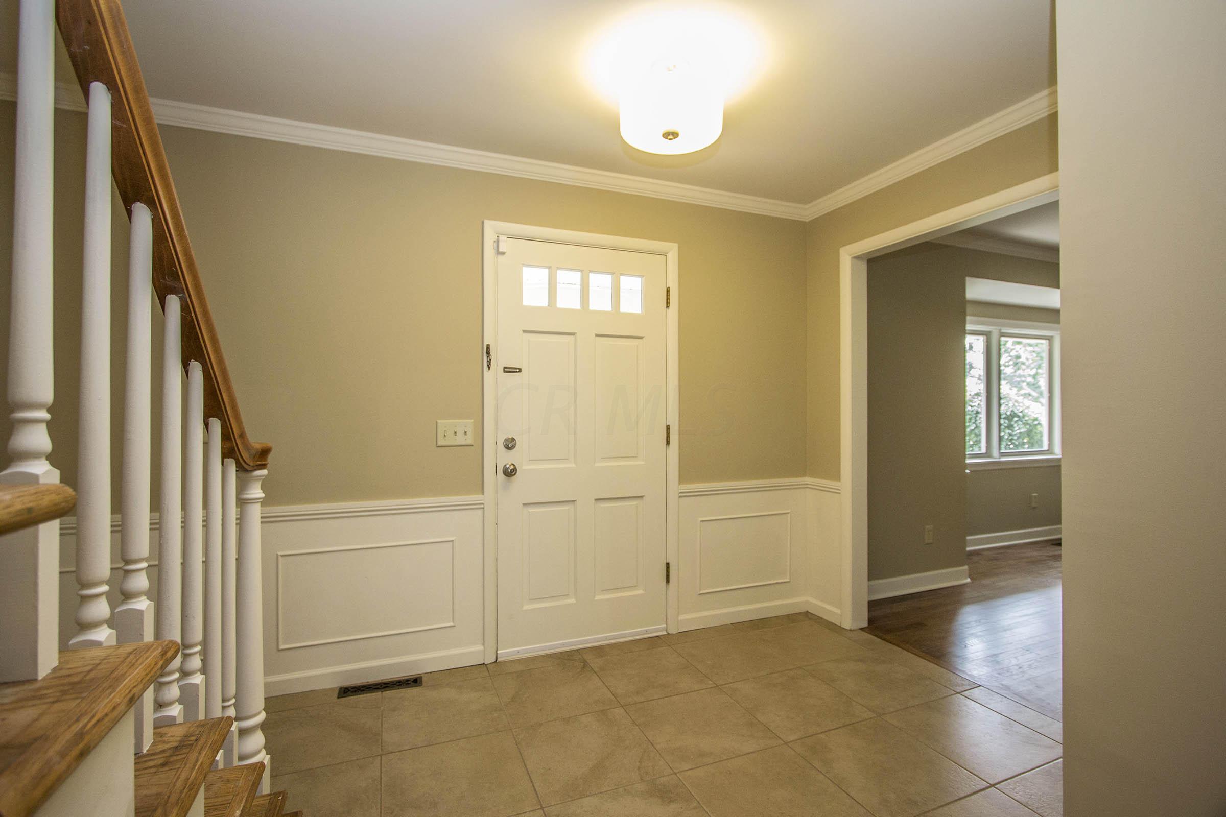 2586 Lane Road Columbus, OH 43220 - Photo 6 of 33 Gallery Image 6