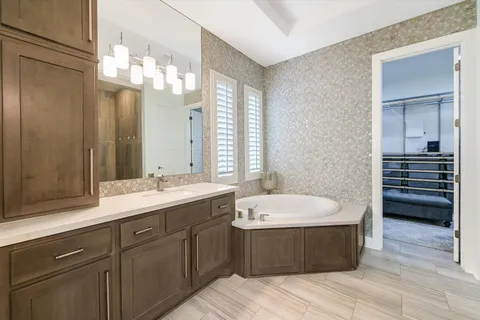 $1,285,000 | 6416 Trissino Drive, Austin, TX 78739