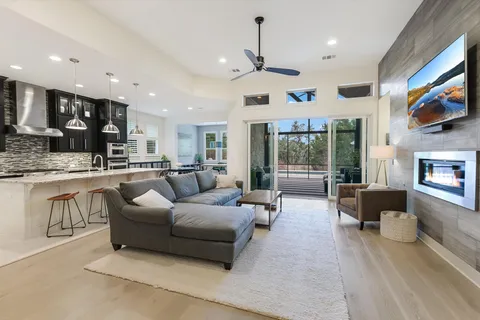 $1,285,000 | 6416 Trissino Drive, Austin, TX 78739