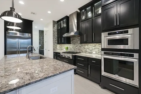 $1,285,000 | 6416 Trissino Drive, Austin, TX 78739