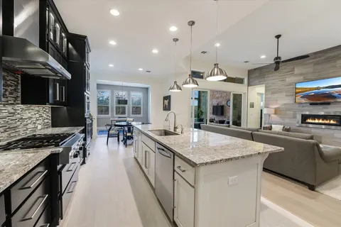 $1,285,000 | 6416 Trissino Drive, Austin, TX 78739