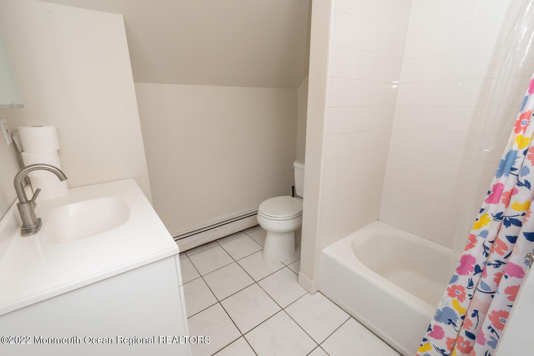 965 Leonardville Road Atlantic Highlands, NJ 07716 - Photo 22 of 29 a bathroom with a sink and a tub