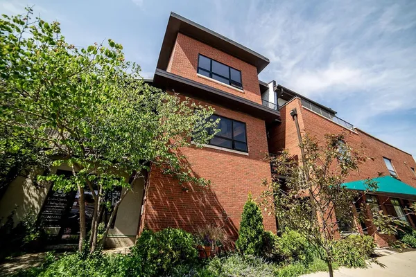 $2,550 | 1607 Simpson Street, Unit 2W, Evanston, IL 60201