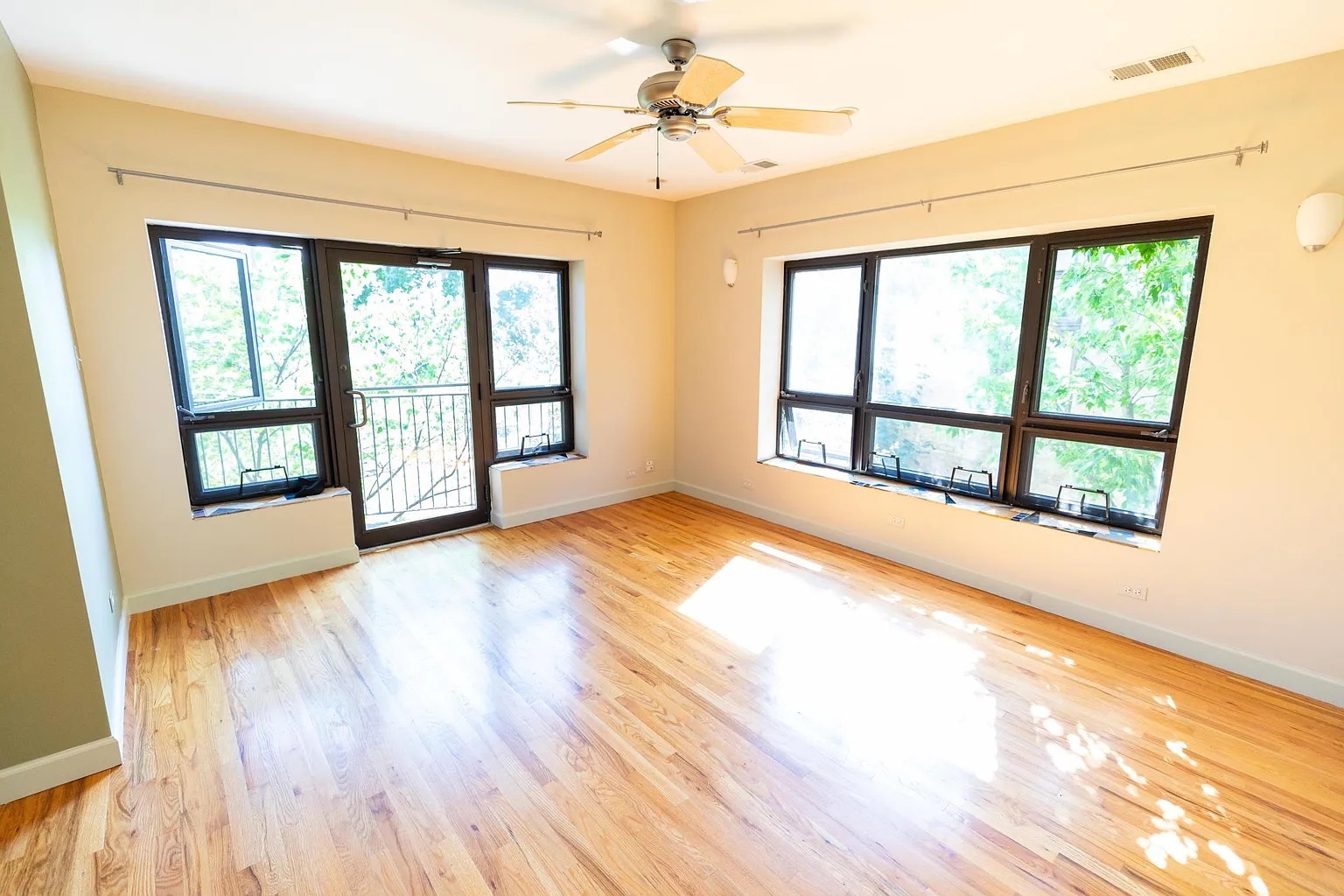 1607 Simpson Street, Unit 2W Evanston, IL 60201 - Photo 4 of 12