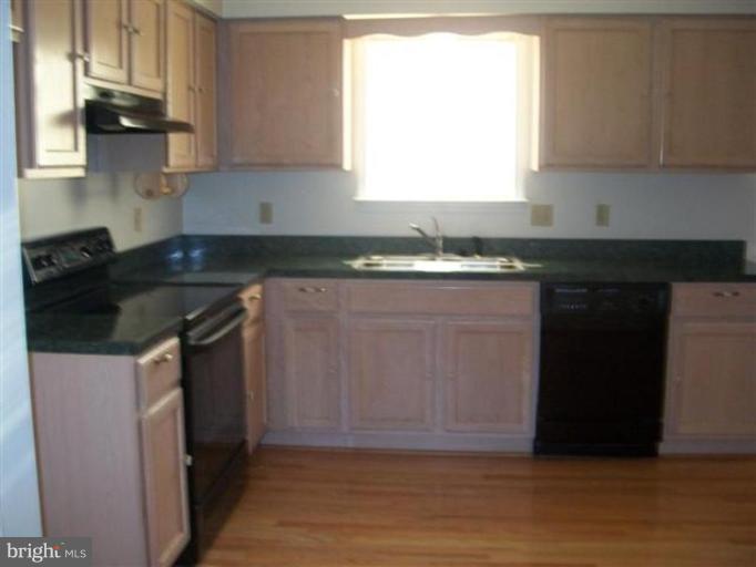 204 North Duey Road Remington, VA 22734 - Photo 3 of 6 Kitchen