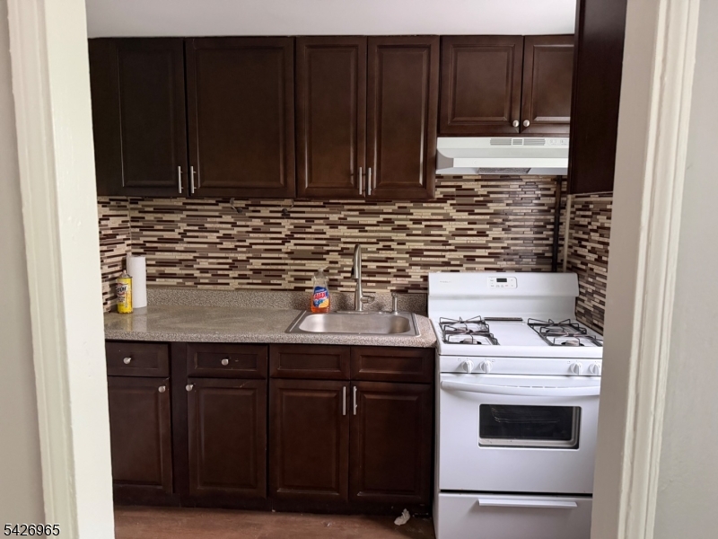 10 Beech Spring Drive, Unit 4H Summit, NJ 07901 - Photo 4 of 4