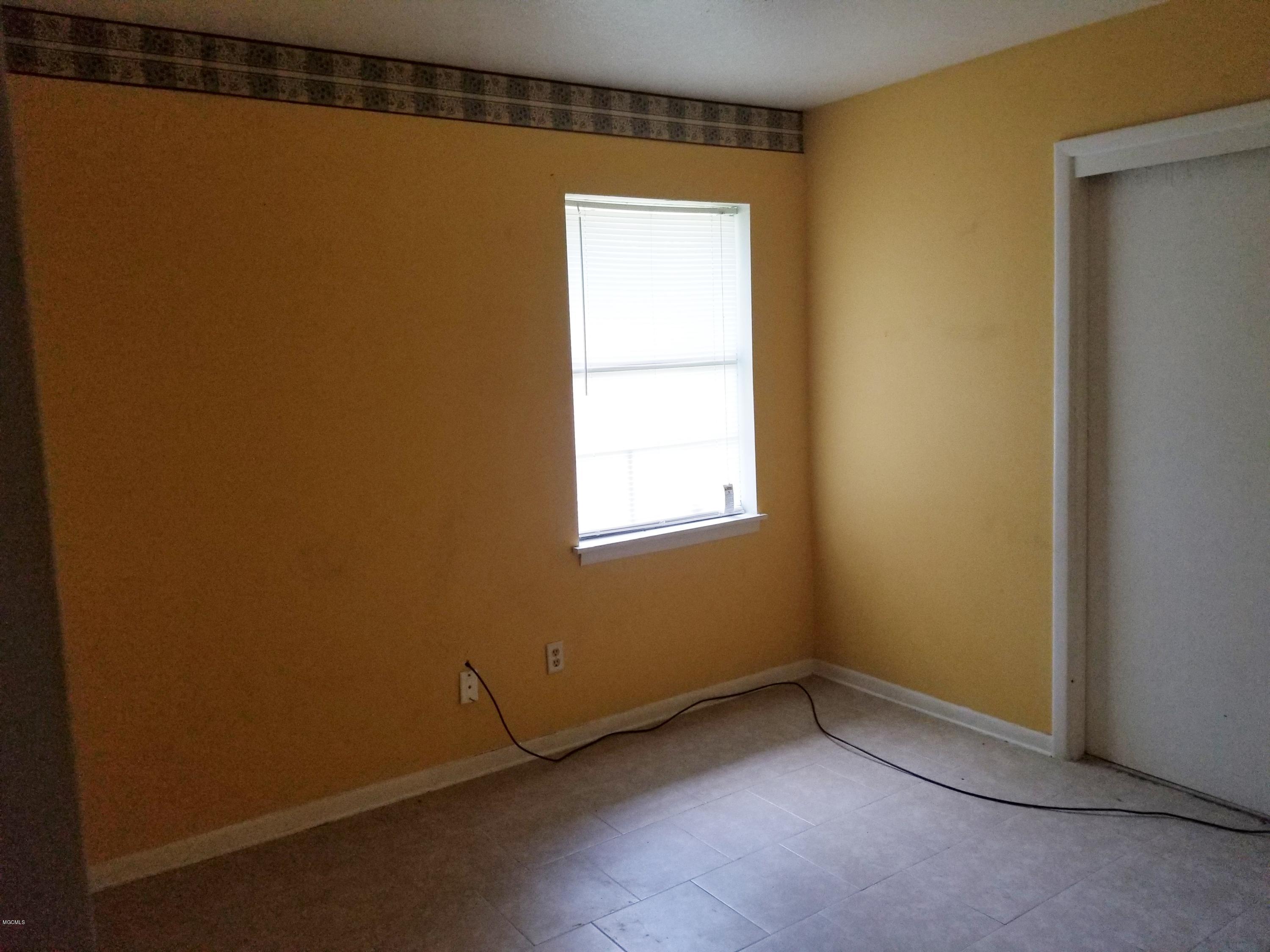 4313 Donovan Street Moss Point, MS 39563 - Photo 8 of 11 20170809_173440
