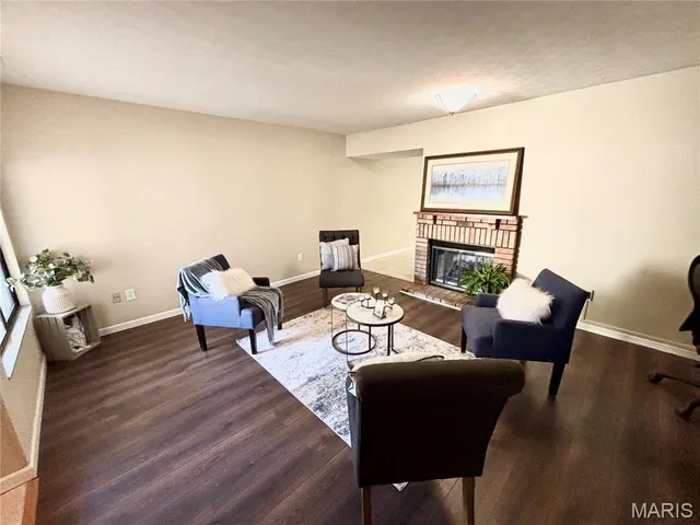 $1,650 | 900 Westwood Drive, Maryville, IL 62062