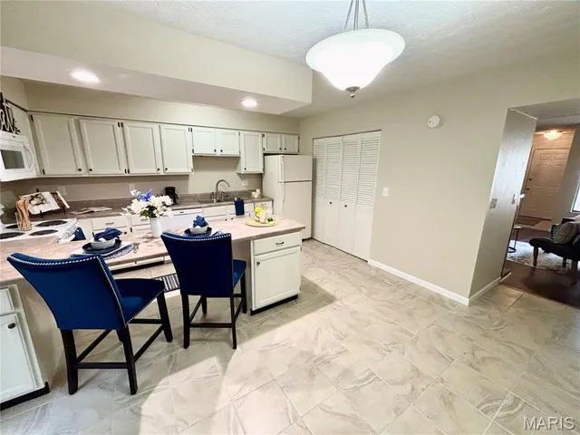 $1,650 | 900 Westwood Drive, Maryville, IL 62062