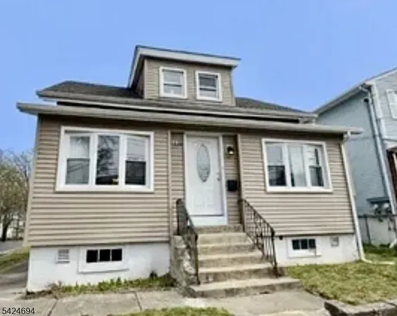$3,300 | 1411 Hussa Street, Linden, NJ 07036