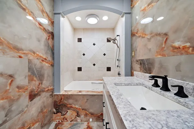 $1,099,000 | 1068 Chimney Rock Road, Houston, TX 77056