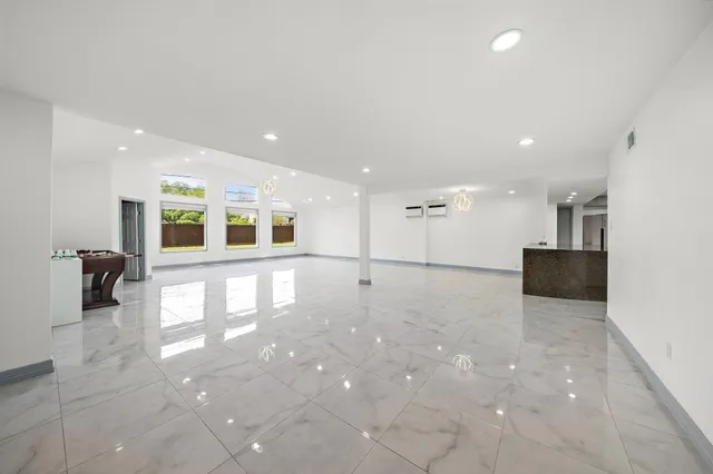 $1,099,000 | 1068 Chimney Rock Road, Houston, TX 77056