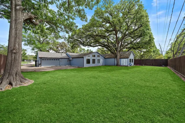 $1,099,000 | 1068 Chimney Rock Road, Houston, TX 77056