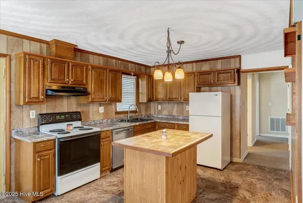 $155,000 | 601 East Main Street, Woodland, NC 27897