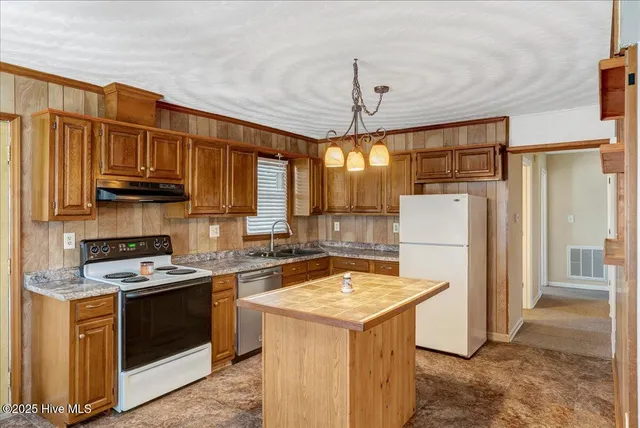 $155,000 | 601 East Main Street, Woodland, NC 27897