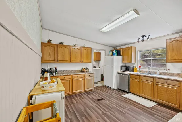 $199,900 | 1809 Narrow Passage Road, Concord, VA 24538